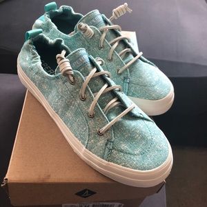 Sperry’s Crest Ebb Sneakers